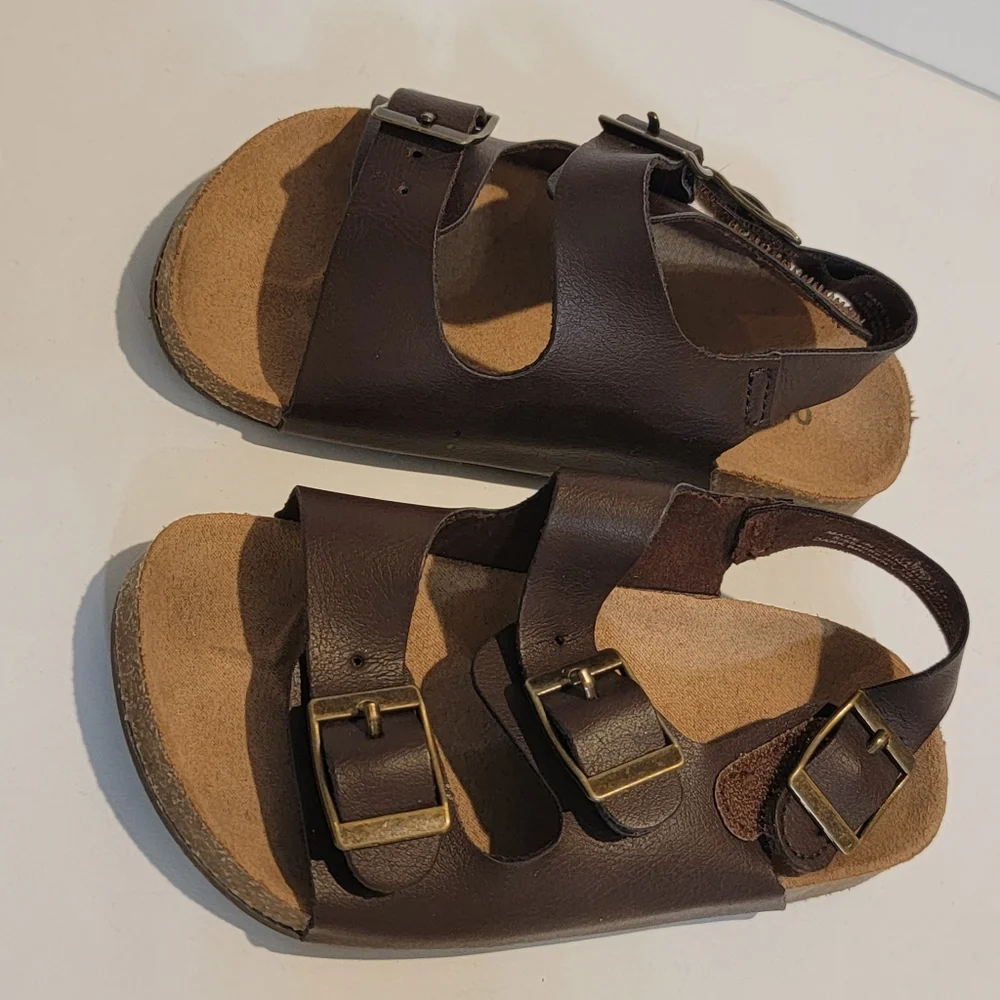 Old Navy Sandals brown Leather Like 2 Strap Back Size 7 strappy 140/63